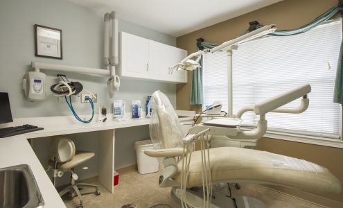 Britsch Ronald w DDS 1301 E Judge Perez Dr, Chalmette Louisiana 70043