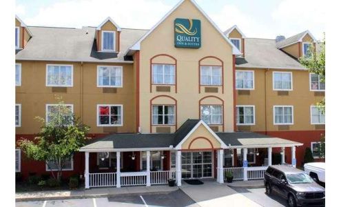 Quality Inn & Suites Cincinnati Sharonville