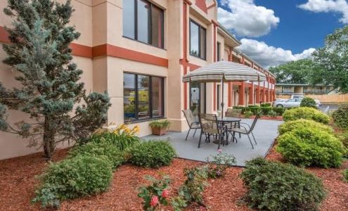 Quality Inn Grand Rapids Near Downtown