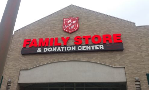 Walled Lake Commons Shopping Center