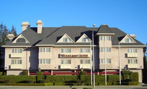 Woodcrest Hotel