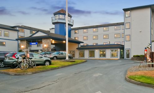 Lighthouse Suites Inn