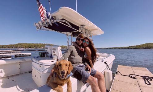 Sunny's Marina & The Dinghy Bar Lake Ozark