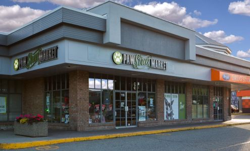 Paw Street Market - Vernon Vernon