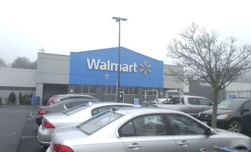 Walmart Plaza/Meal Area Northampton