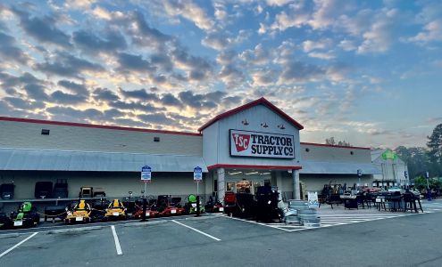 Tractor Supply Monticello