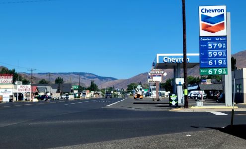 Chevron Naches Naches