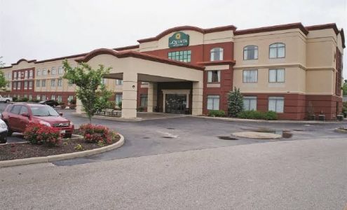 Holiday Inn Express St. Louis Arpt - Maryland Hgts, an IHG Hotel