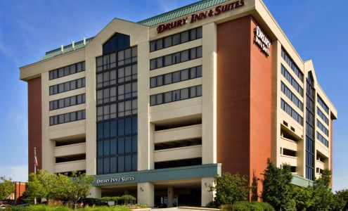 Drury Inn & Suites St. Louis Creve Coeur