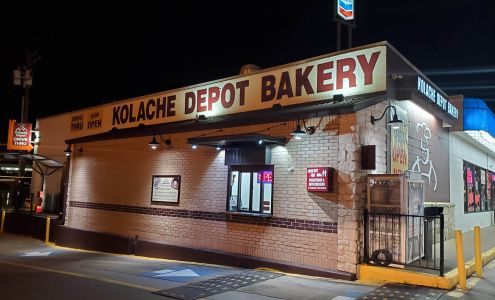 Ennis Crossroads Shopping Center