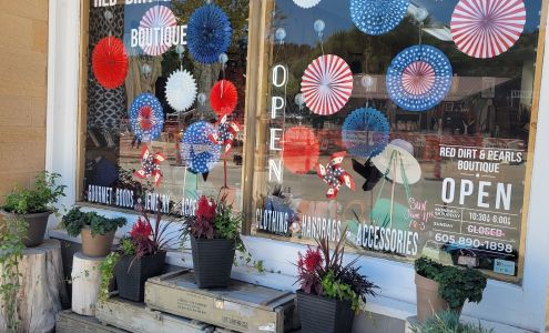 Red Dirt & Pearls Boutique Hot Springs