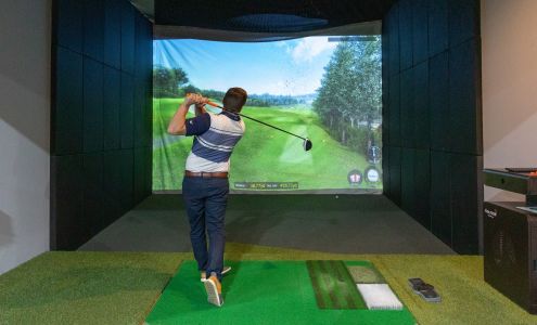 Element Indoor Golf - Vadnais Heights 4255 White Bear Pkwy Suite 2100, Vadnais Heights Minnesota 55110