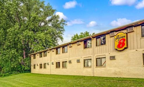 Super 8 by Wyndham Chaska