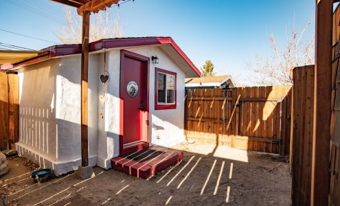 Mt Williamson Motel and Basecamp Independence