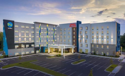 Hampton Inn & Suites Charlotte Airport Lake Pointe