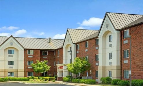 Hawthorn Suites by Wyndham Greensboro
