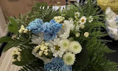 Custom Floral and Design Loup City