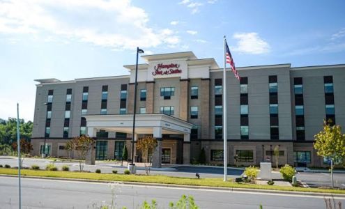 Hampton Inn & Suites Lenoir