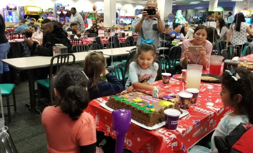 Brentwood Plaza Shopping Center