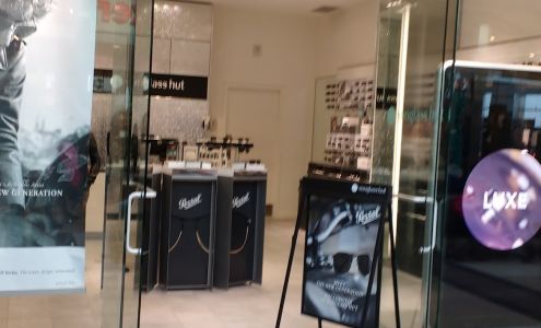 Sunglass Hut