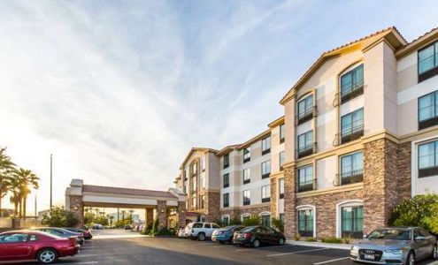 Comfort Inn & Suites Henderson - Las Vegas