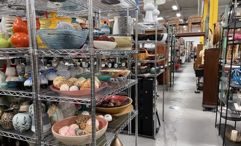 Pinacoteca Picture Props