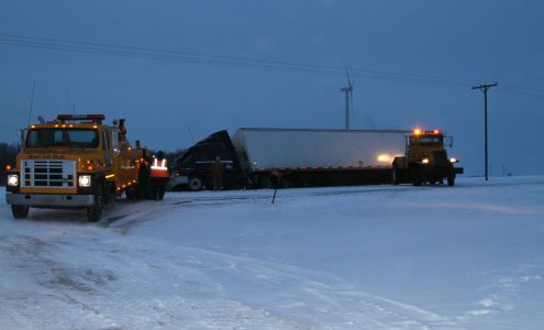 Chuck's Heavy & Light Towing Bad Axe