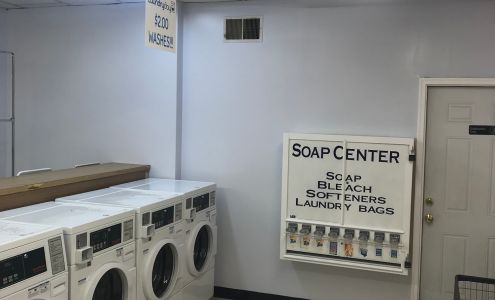 LAUNDRY DAY LAUNDROMAT