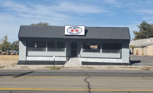 Paramount Sports & Toys