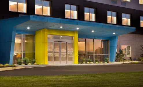 Tru by Hilton Lancaster East