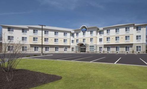 Days Inn & Suites by Wyndham Altoona