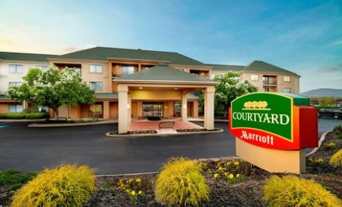 Courtyard State College