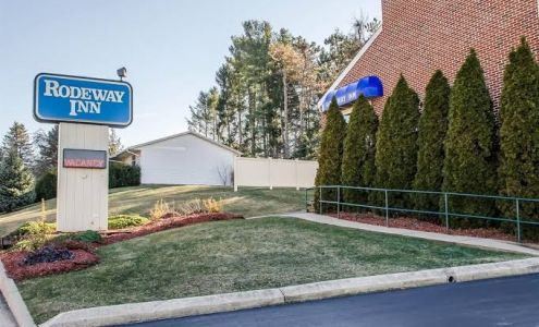 Rodeway Inn State College - near University