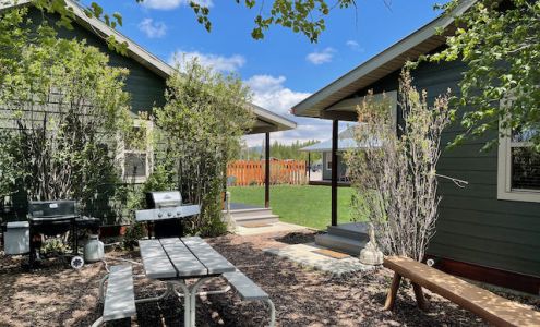 Pinedale Cozy Cabins
