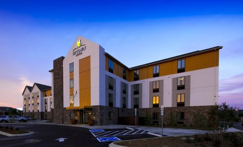 Uptown Suites Extended Stay Nashville TN - Smyrna