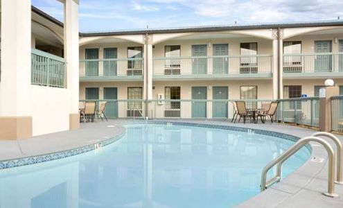 Baymont by Wyndham Gallatin