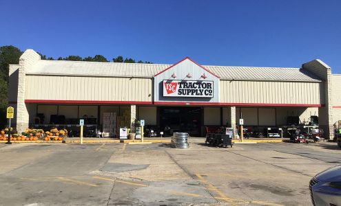 Tractor Supply Woodville