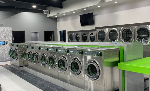 Space City Laundry/Lavanderia West Airport