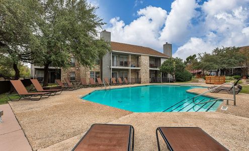 Las Brisas Apartments