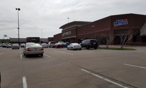 Lincoln Court Shopping Center