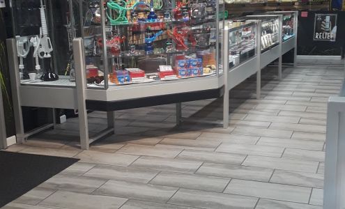 Head Hunters Smoke & Vape Shop