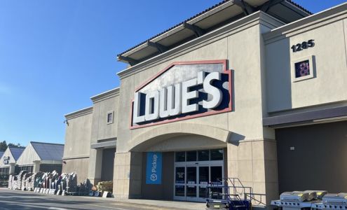 Lowe's Garden Center