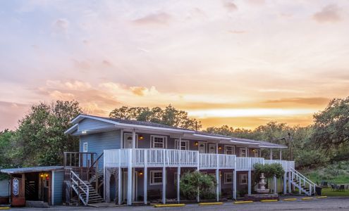Holiday Lodge on Canyon Lake Canyon Lake