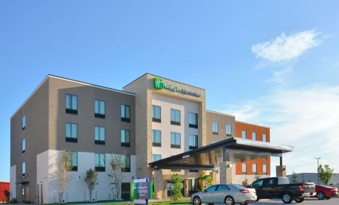 Holiday Inn Express & Suites Oklahoma City Mid - Arpt Area by IHG