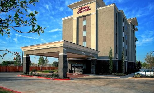Hampton Inn & Suites Moore