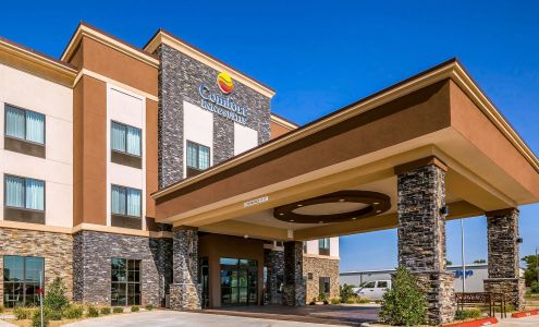 Comfort Inn & Suites Moore - Oklahoma City