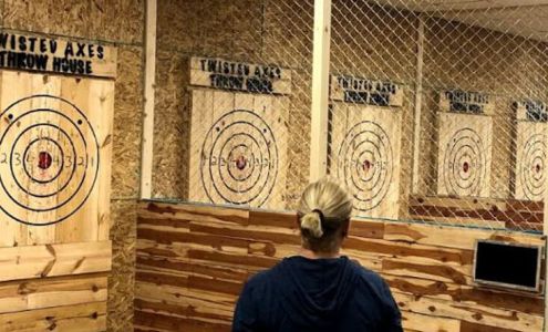 Twisted Axes Throw House