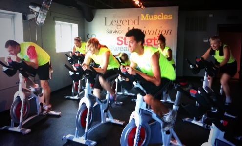 Physiques by Monique