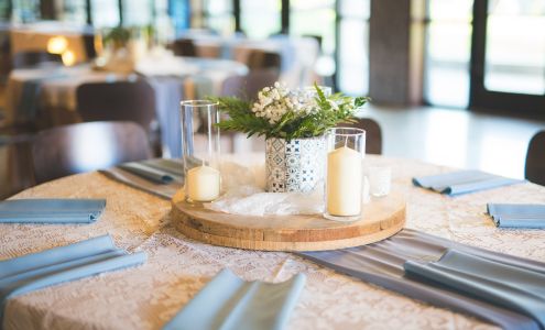 Serving Hands Weddings & Flowers