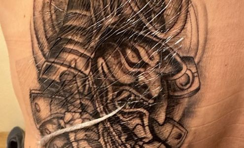 Blue Robyn tattoo an body piercing studio